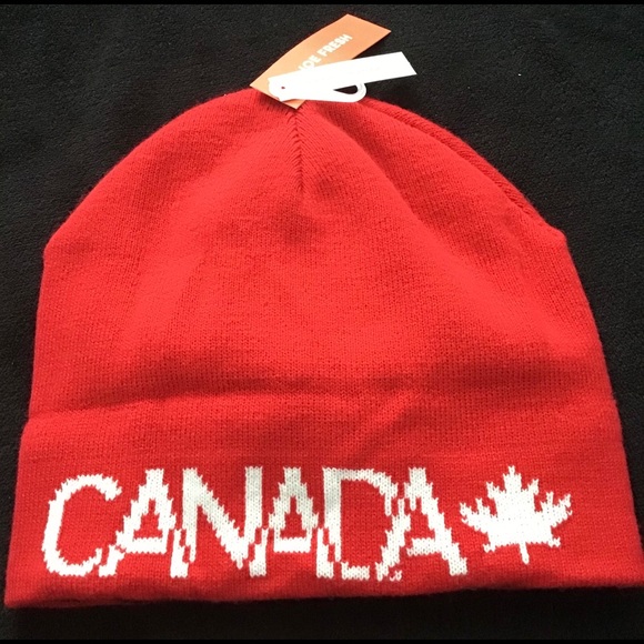 Brand new woollen hats with CANADA 🇨🇦 never worn - Picture 8 of 16